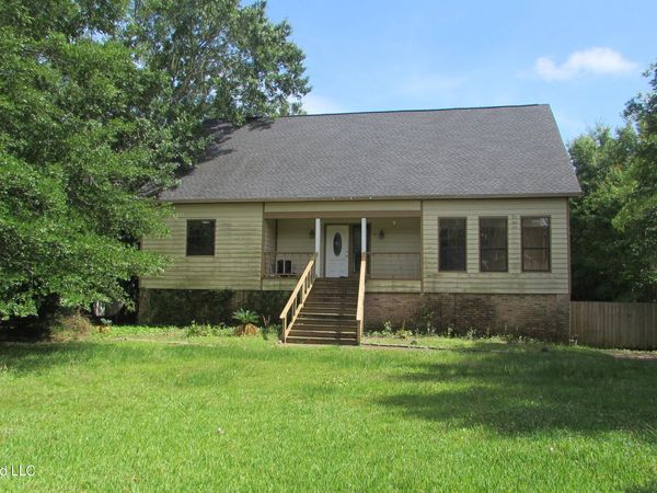 14 Greenbriar Drive, Gulfport, MS 39507