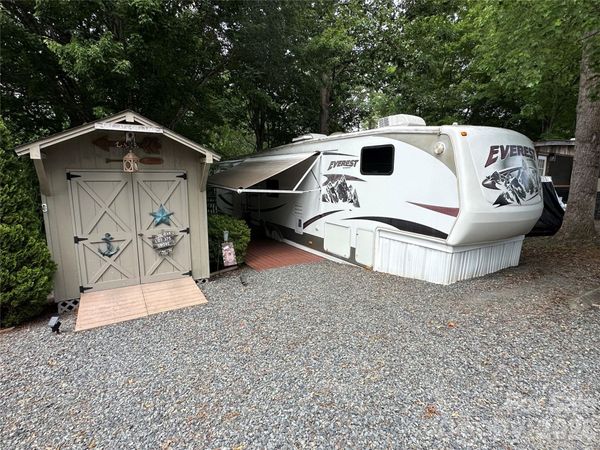 114 Oak Street , New London, NC 28127