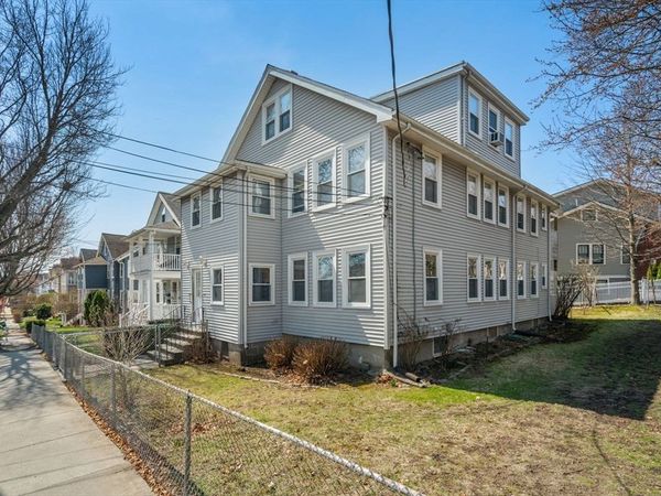 204-206 School St, Watertown, MA 02472