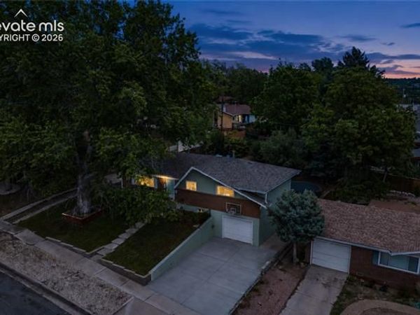 1911 Berkshire Lane, Colorado Springs, CO 80909