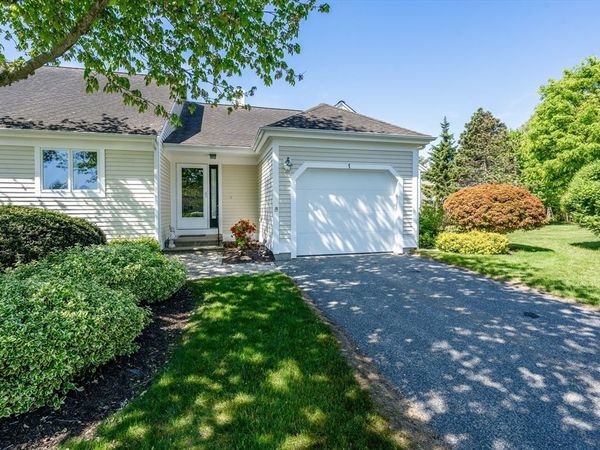 7 Masters Ct, Unit 464, Mashpee, MA 02649