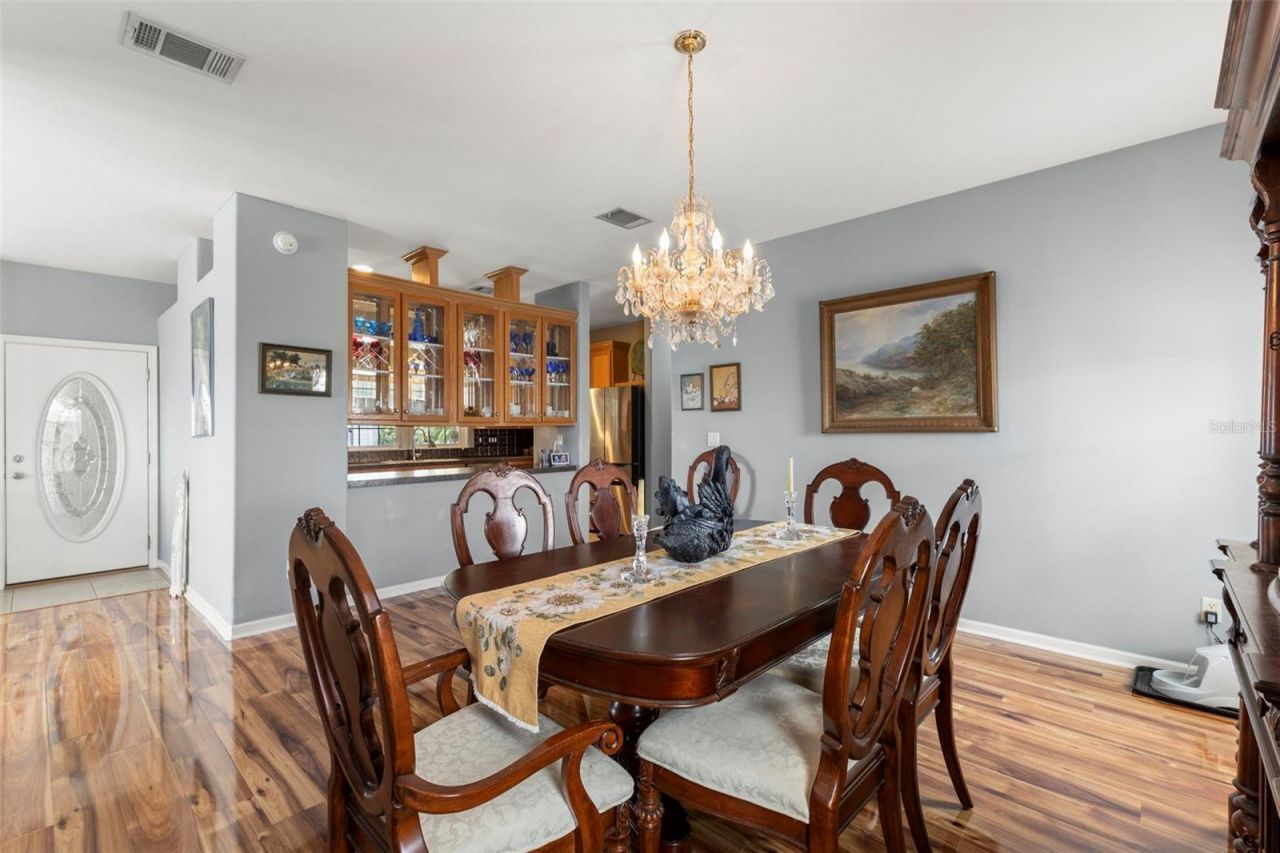124 Americana Court Ne, Unit 214, Saint Petersburg, FL 33702 Photo