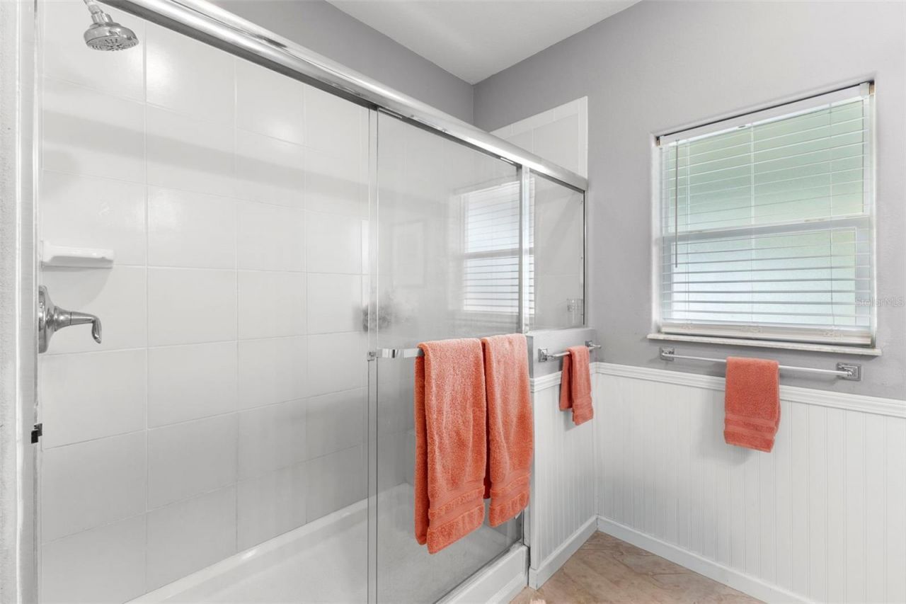 124 Americana Court Ne, Unit 214, Saint Petersburg, FL 33702 Photo
