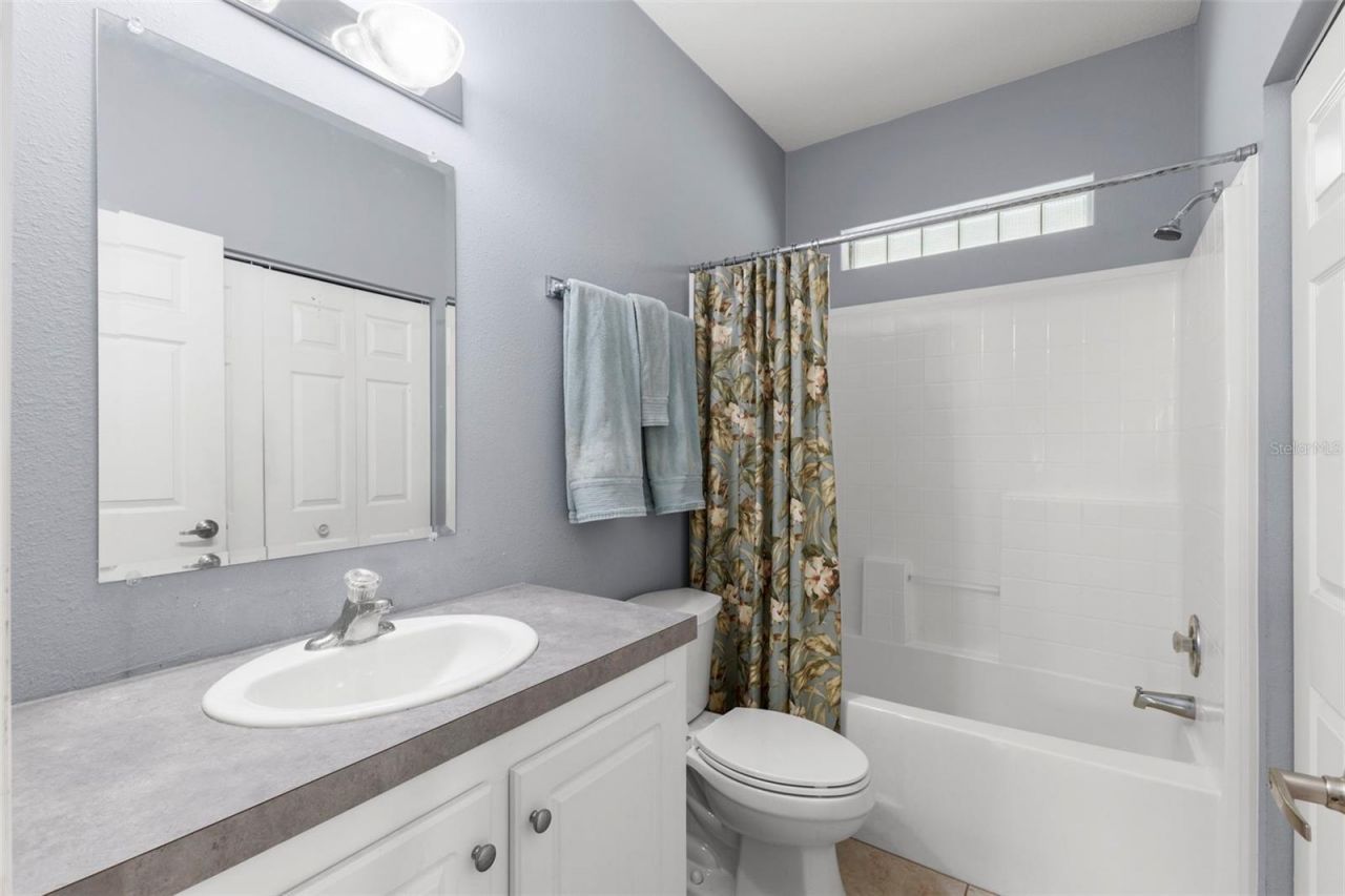 124 Americana Court Ne, Unit 214, Saint Petersburg, FL 33702 Photo