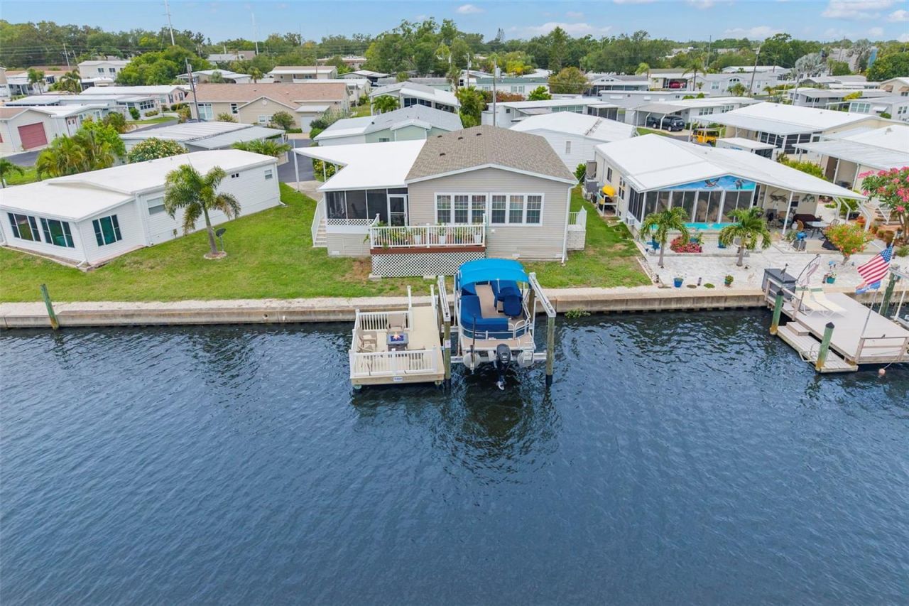 124 Americana Court Ne, Unit 214, Saint Petersburg, FL 33702 Photo