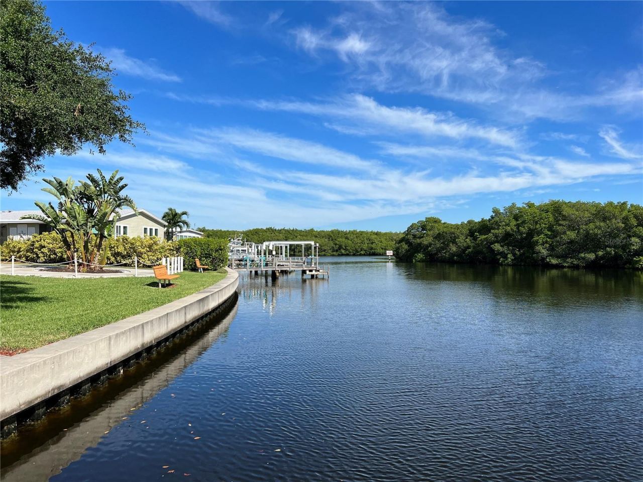 124 Americana Court Ne, Unit 214, Saint Petersburg, FL 33702 Photo