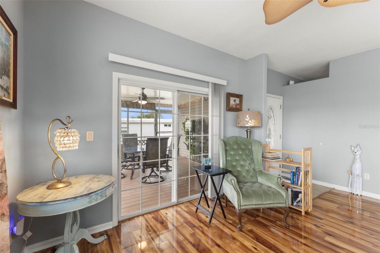 124 Americana Court Ne, Unit 214, Saint Petersburg, FL 33702 Photo