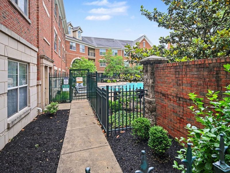 2926 Eden Avenue, Unit I2926, Cincinnati, OH 45219 Photo 19