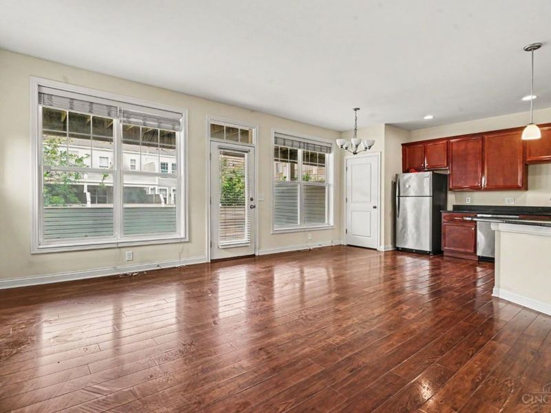 2926 Eden Avenue, Unit I2926, Cincinnati, OH 45219 Photo 2