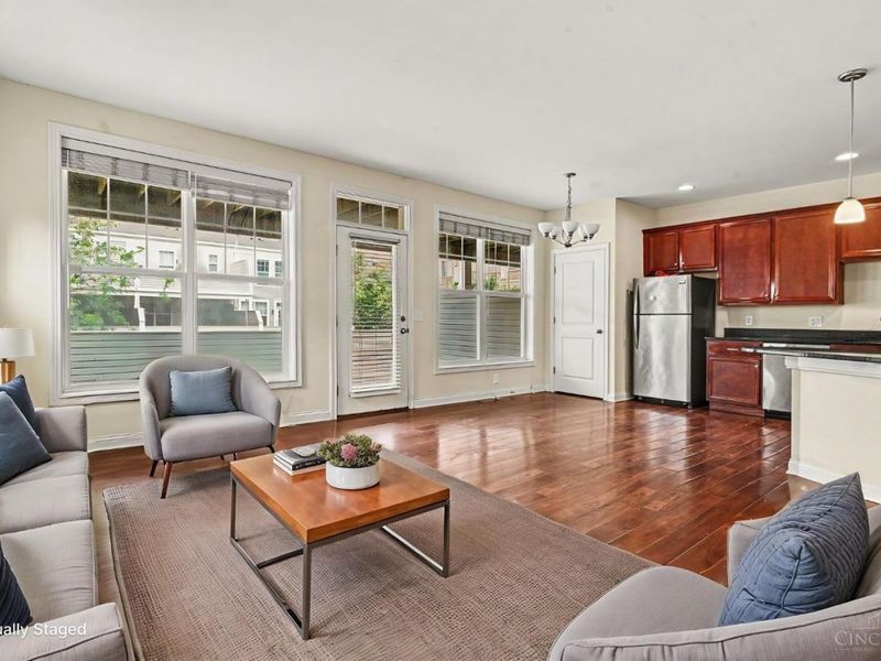 2926 Eden Avenue, Unit I2926, Cincinnati, OH 45219 Photo 3