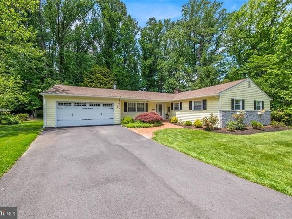 40 PINE KNOLL DRIVE, LAWRENCE TOWNSHIP, NJ 08648