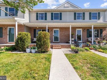 25 PIONEER LANE, GETTYSBURG, PA 17325
