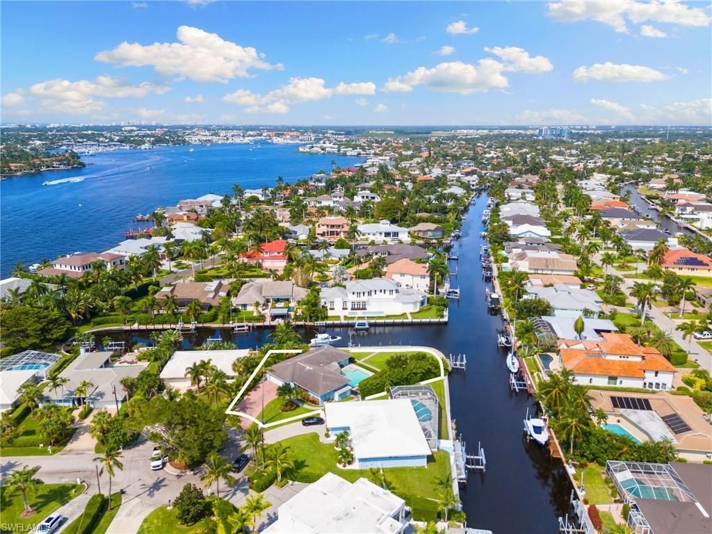 2140 Shad Ct, Naples, FL 34102 Photo