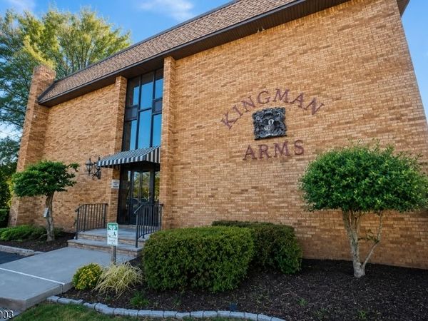 45 Hussa St, Linden, NJ 07036