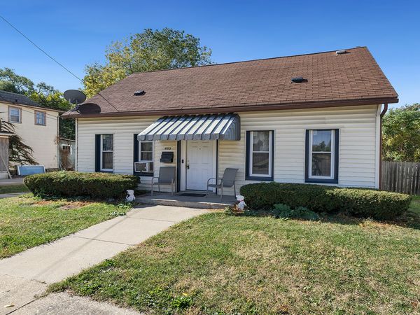 402 S Walnut Avenue , Freeport, IL 61032