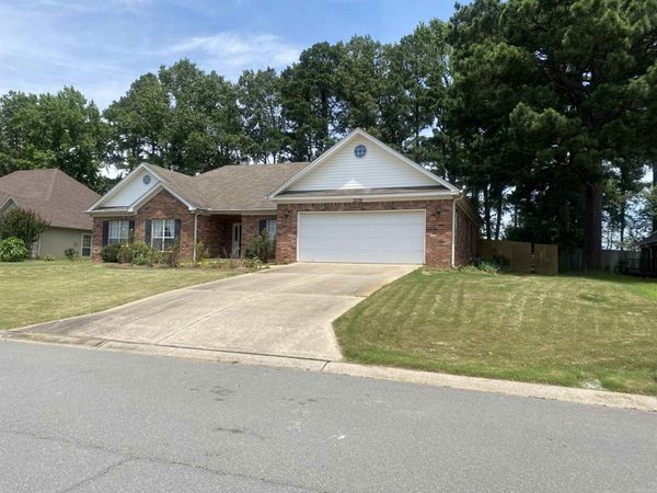 3328 Meadow Creek Drive , Bryant, AR 72022