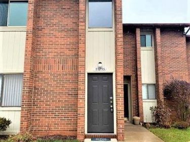 33853 PONDVIEW Circle, Livonia, MI 48152