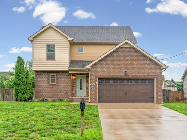 1028 Sunrise Dr , Clarksville, TN 37042