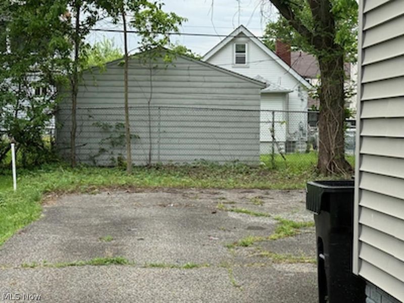 4273 E 136, Cleveland, OH 44105 Photo 3