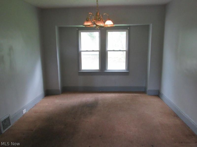 4273 E 136, Cleveland, OH 44105 Photo 5