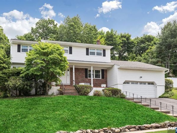 37 Wolfe Drive, WANAQUE, NJ 07465