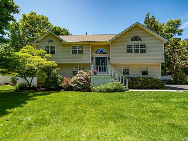 94 Woodhull Road , Huntington, NY 11743