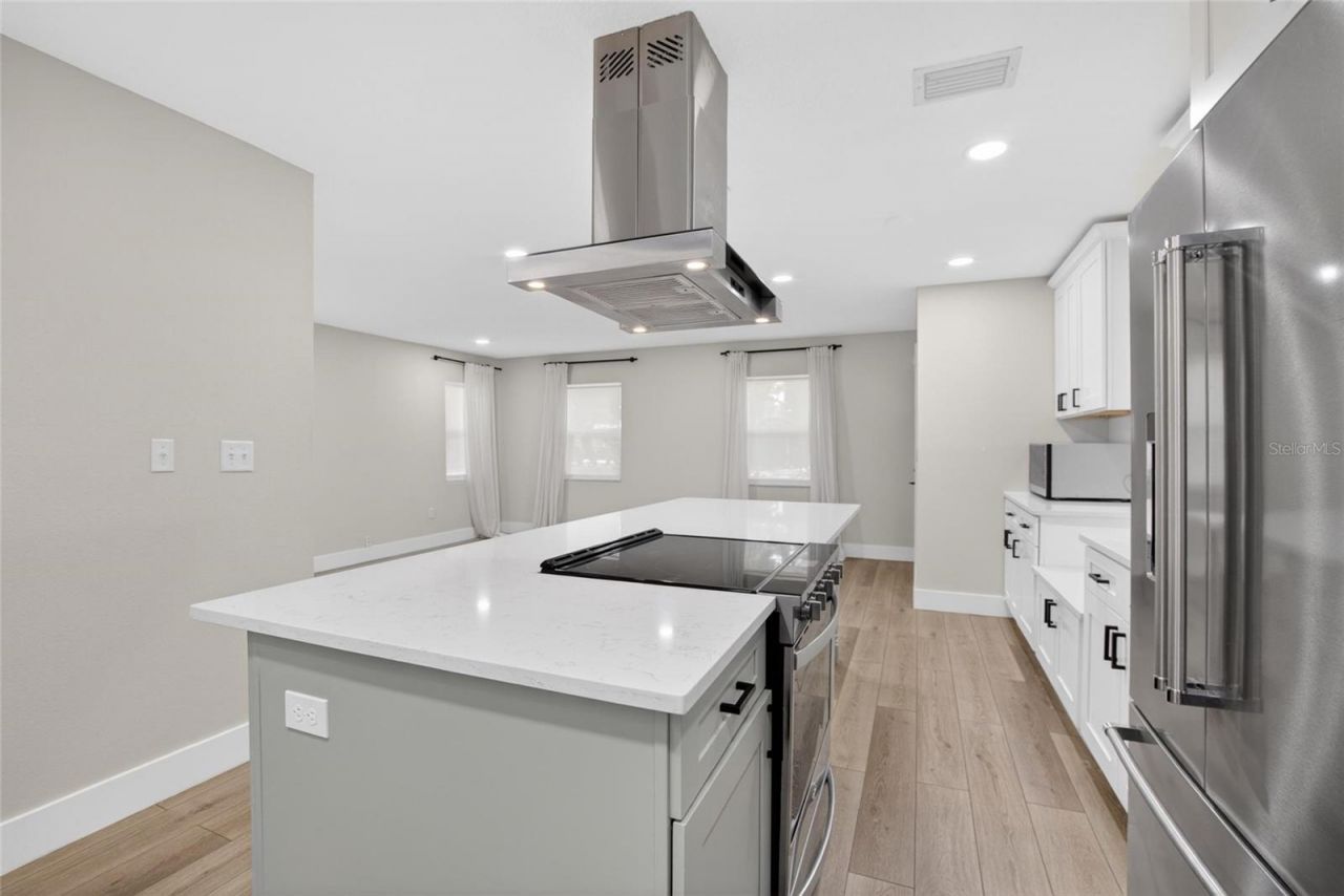 5326 S Russell Street , Tampa, FL 33611 Photo