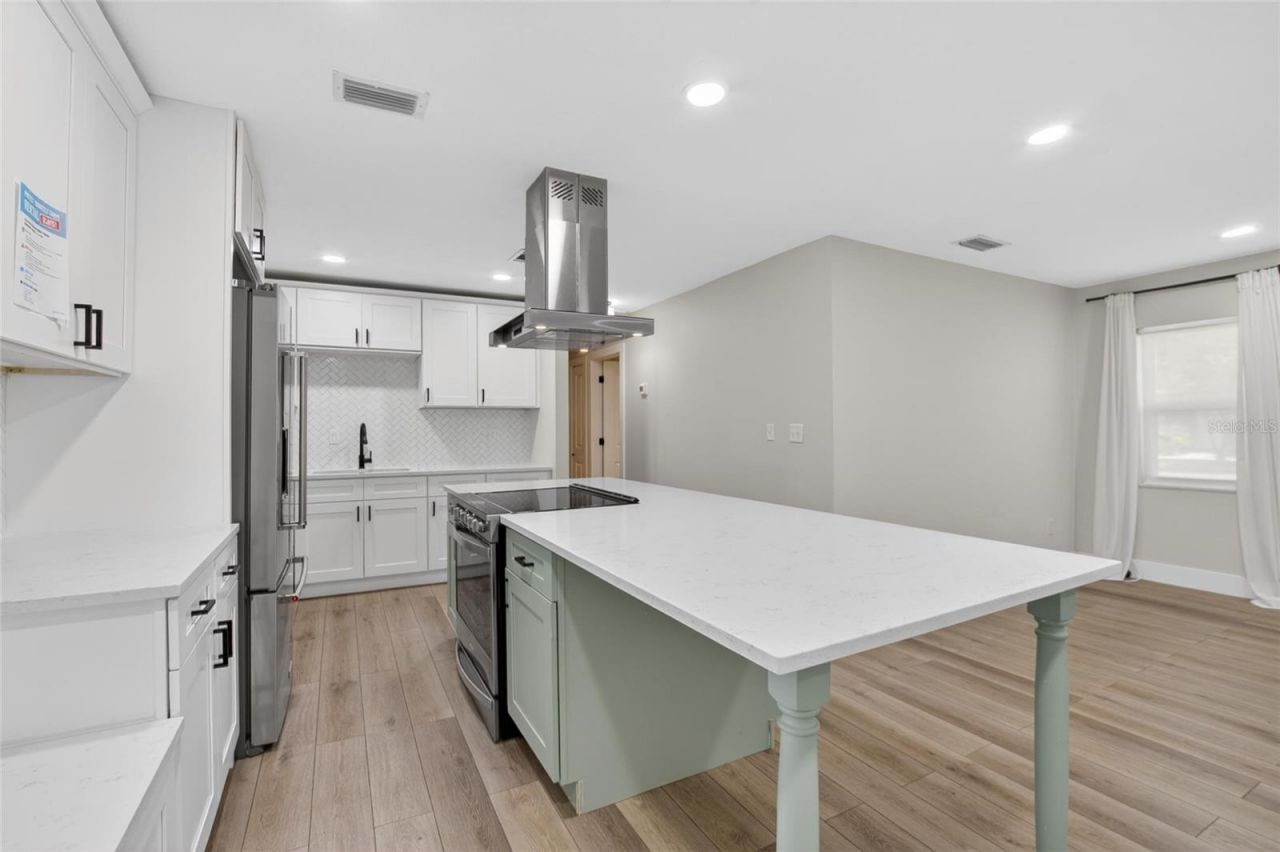5326 S Russell Street , Tampa, FL 33611 Photo