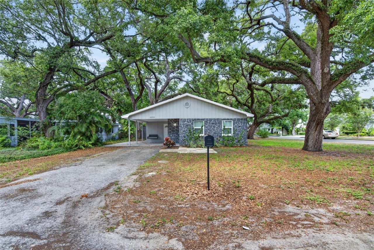 5326 S Russell Street , Tampa, FL 33611 Photo