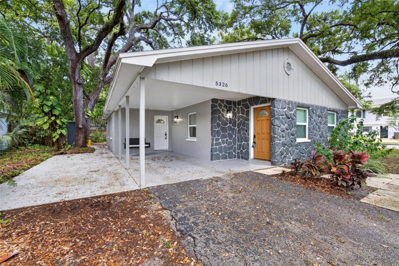 5326 S Russell Street , Tampa, FL 33611 Photo