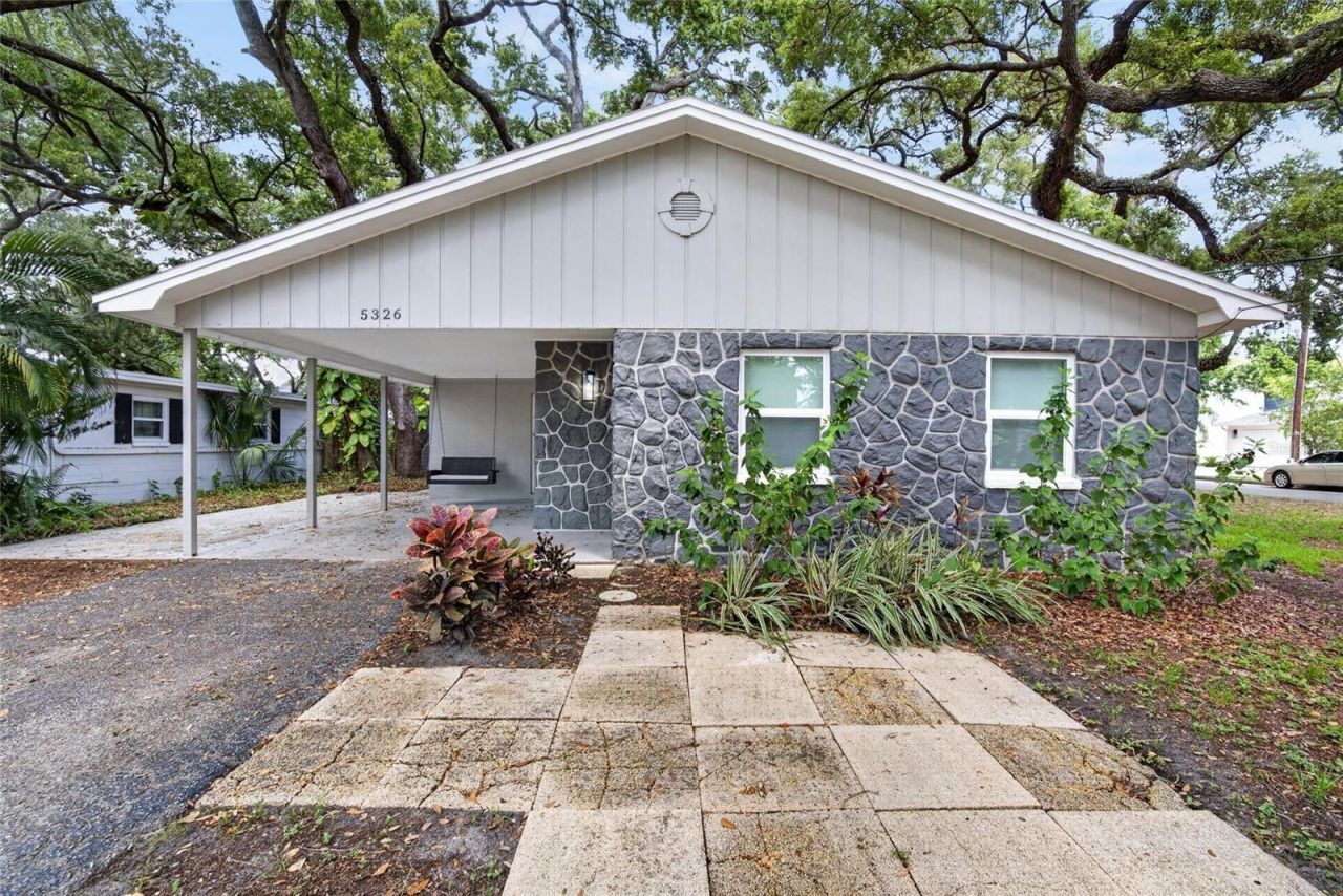 5326 S Russell Street , Tampa, FL 33611 Photo
