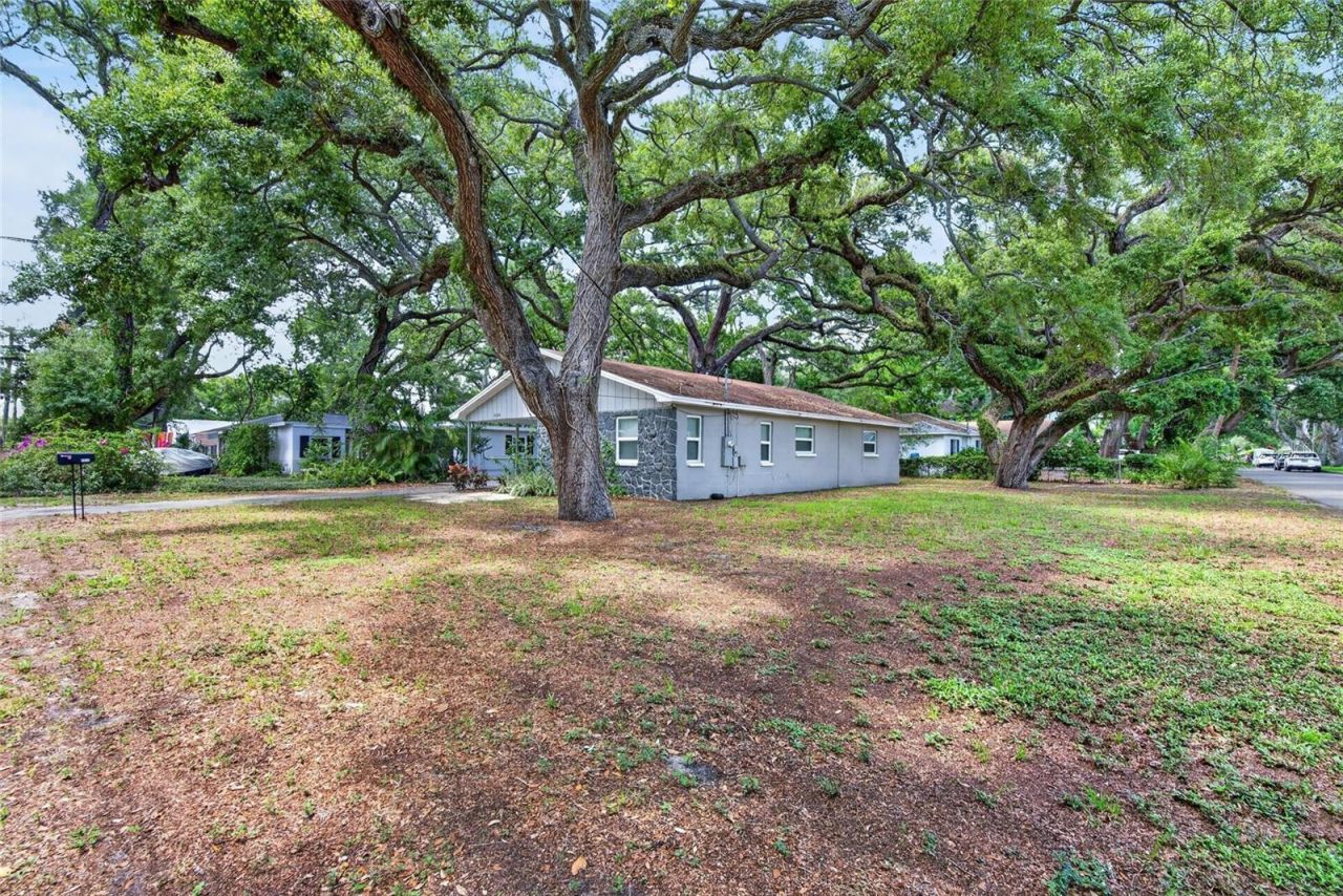 5326 S Russell Street , Tampa, FL 33611 Photo