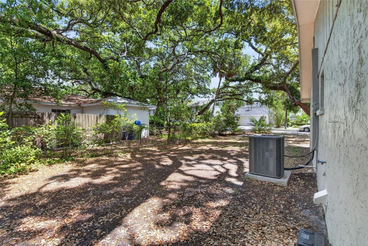 5326 S Russell Street , Tampa, FL 33611 Photo