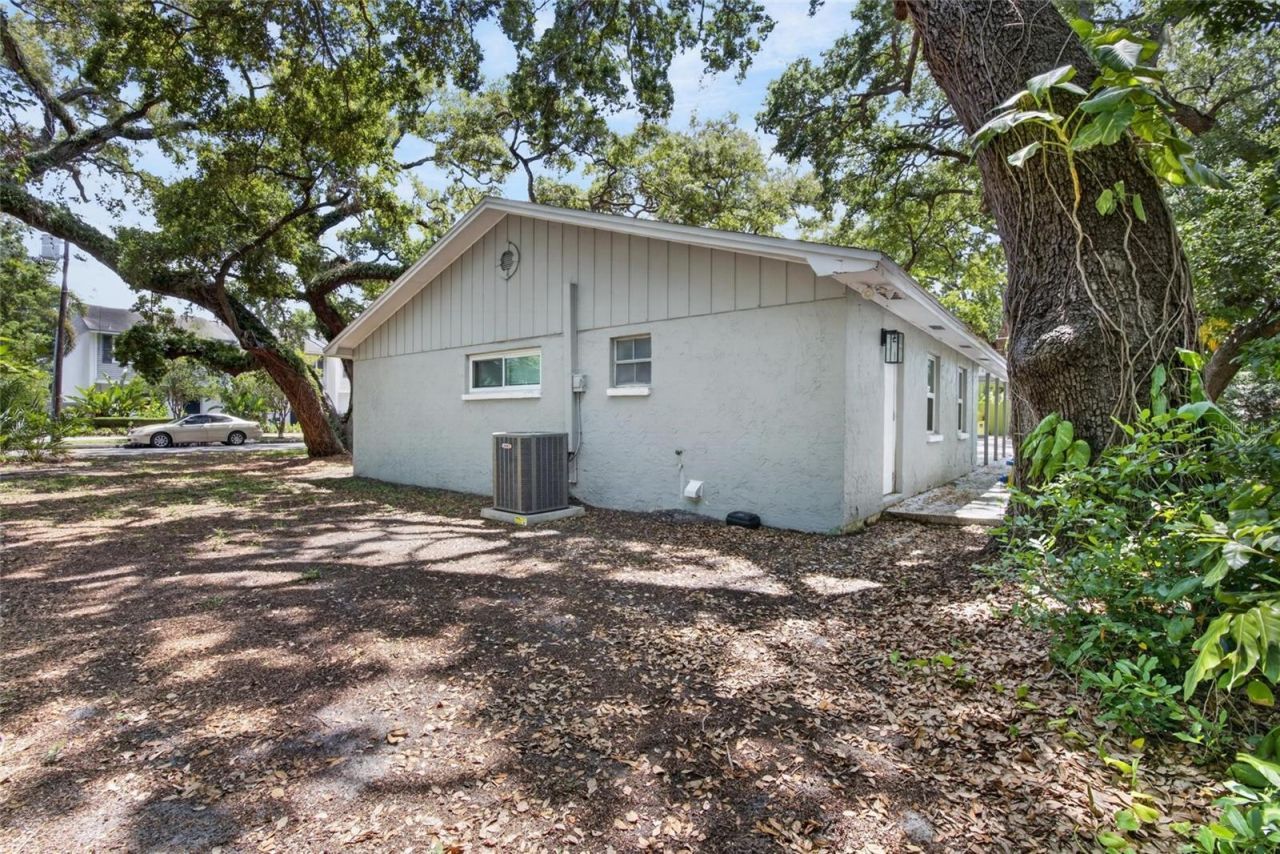 5326 S Russell Street , Tampa, FL 33611 Photo