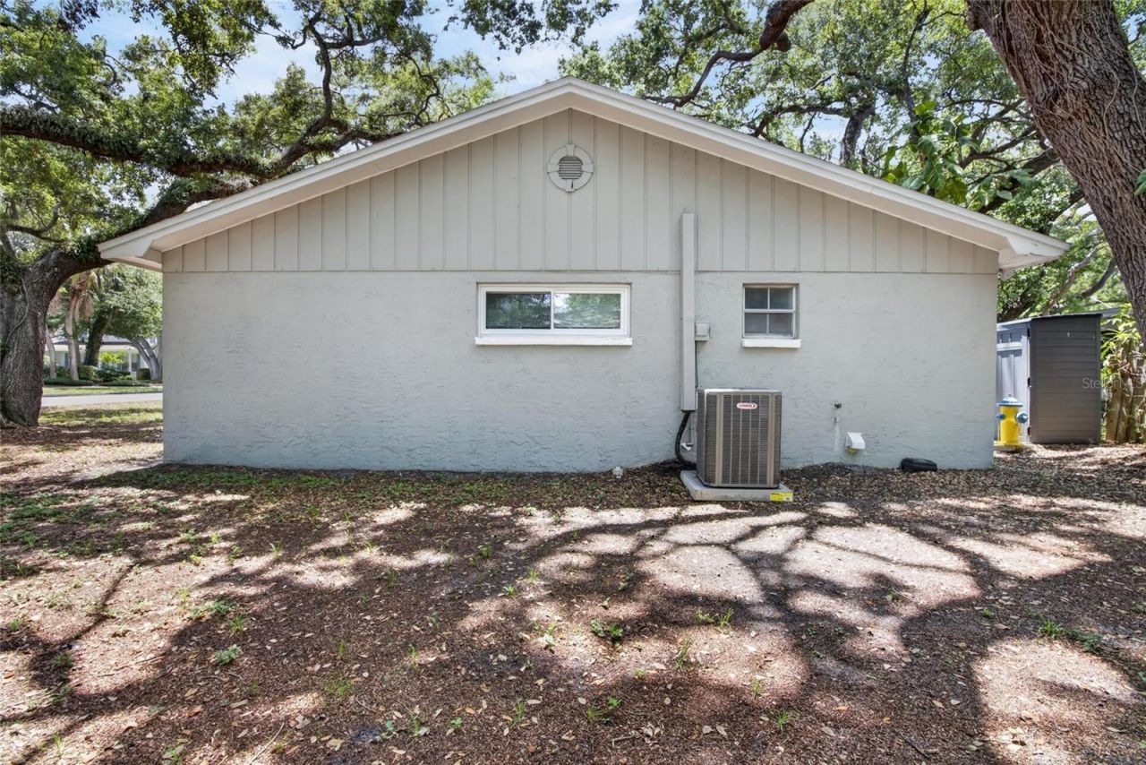 5326 S Russell Street , Tampa, FL 33611 Photo