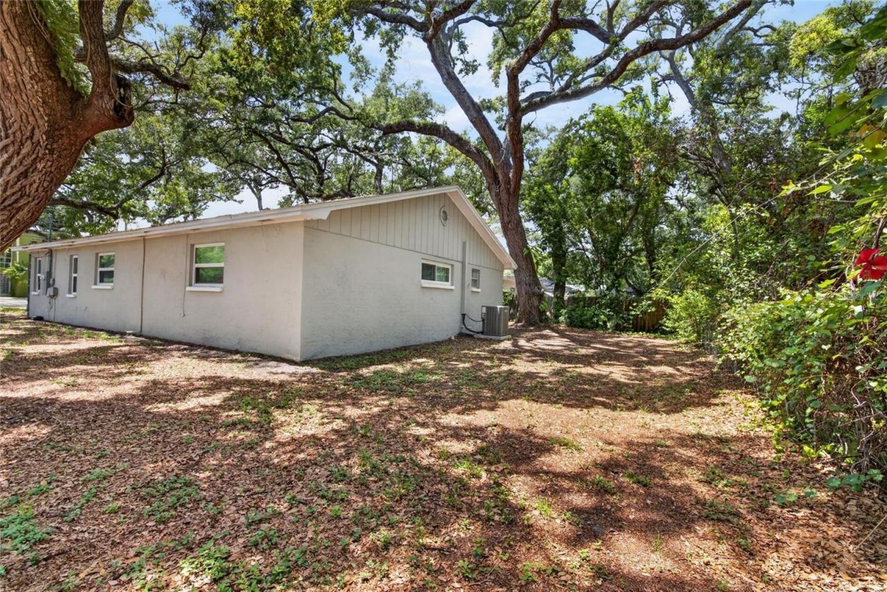 5326 S Russell Street , Tampa, FL 33611 Photo