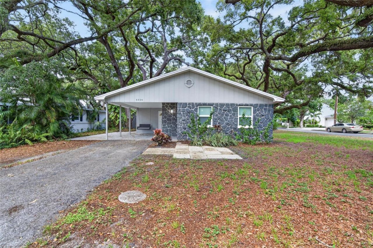 5326 S Russell Street , Tampa, FL 33611 Photo