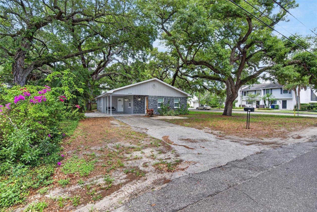 5326 S Russell Street , Tampa, FL 33611 Photo