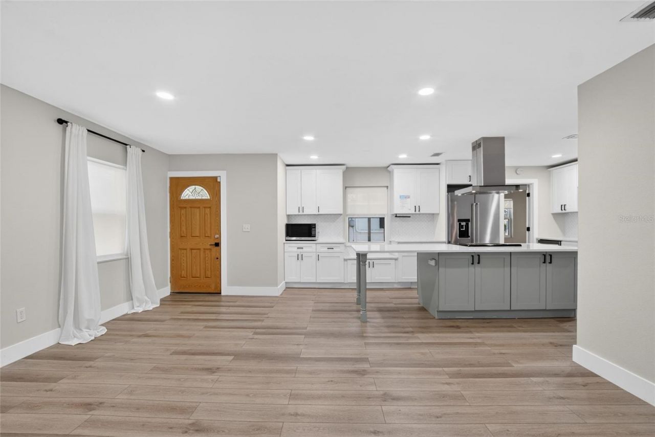 5326 S Russell Street , Tampa, FL 33611 Photo
