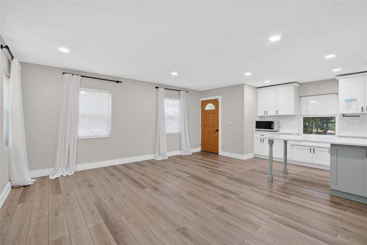 5326 S Russell Street , Tampa, FL 33611 Photo