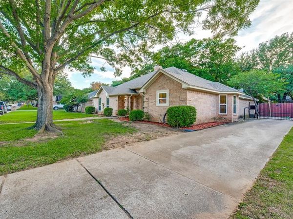 6002 Kenilworth Drive , Arlington, TX 76001