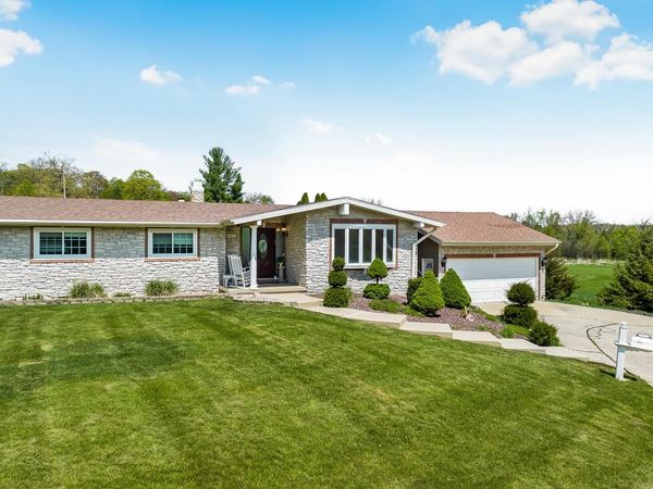 262 Castle TERRACE, Fontana, WI 53125