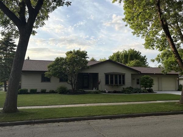 82 Eastbrook LANE, Fond Du Lac, WI 54935