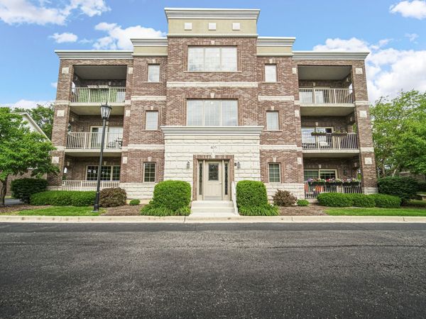 405 W Pierce Road , Unit 201, Itasca, IL 60143