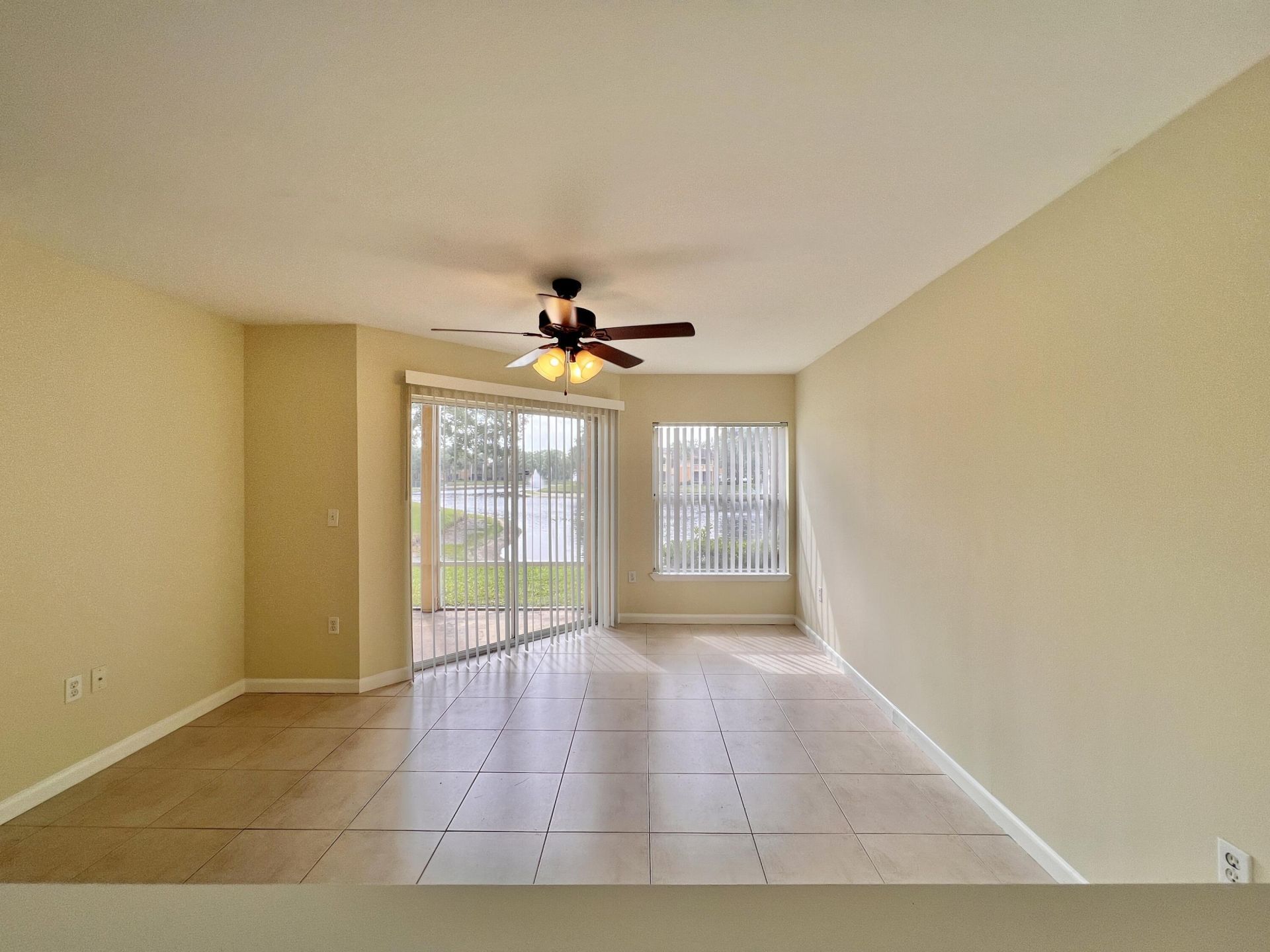 4847 Via Palm Lakes, Unit 1005, West Palm Beach, FL 33417 Photo