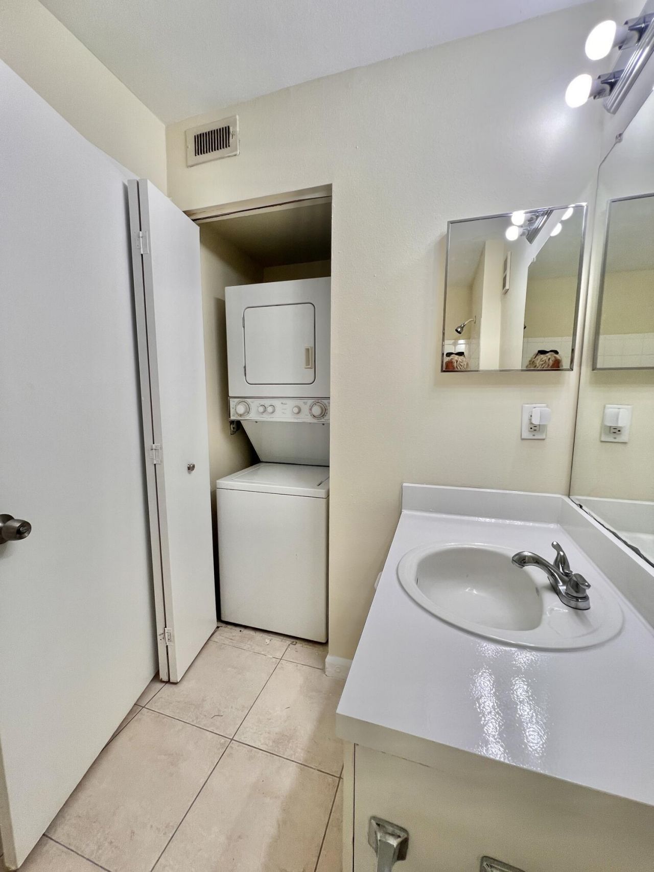 4847 Via Palm Lakes, Unit 1005, West Palm Beach, FL 33417 Photo