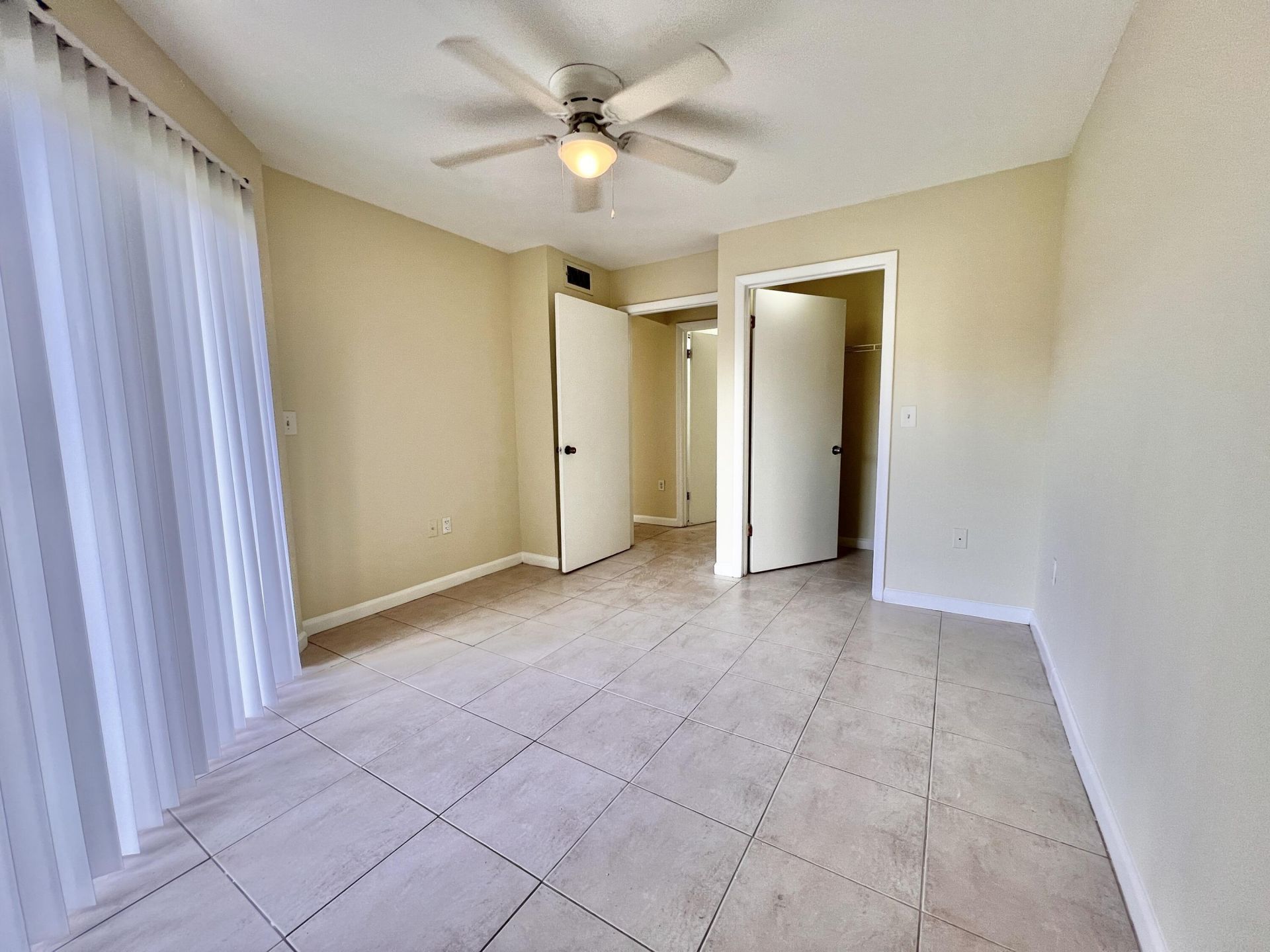 4847 Via Palm Lakes, Unit 1005, West Palm Beach, FL 33417 Photo