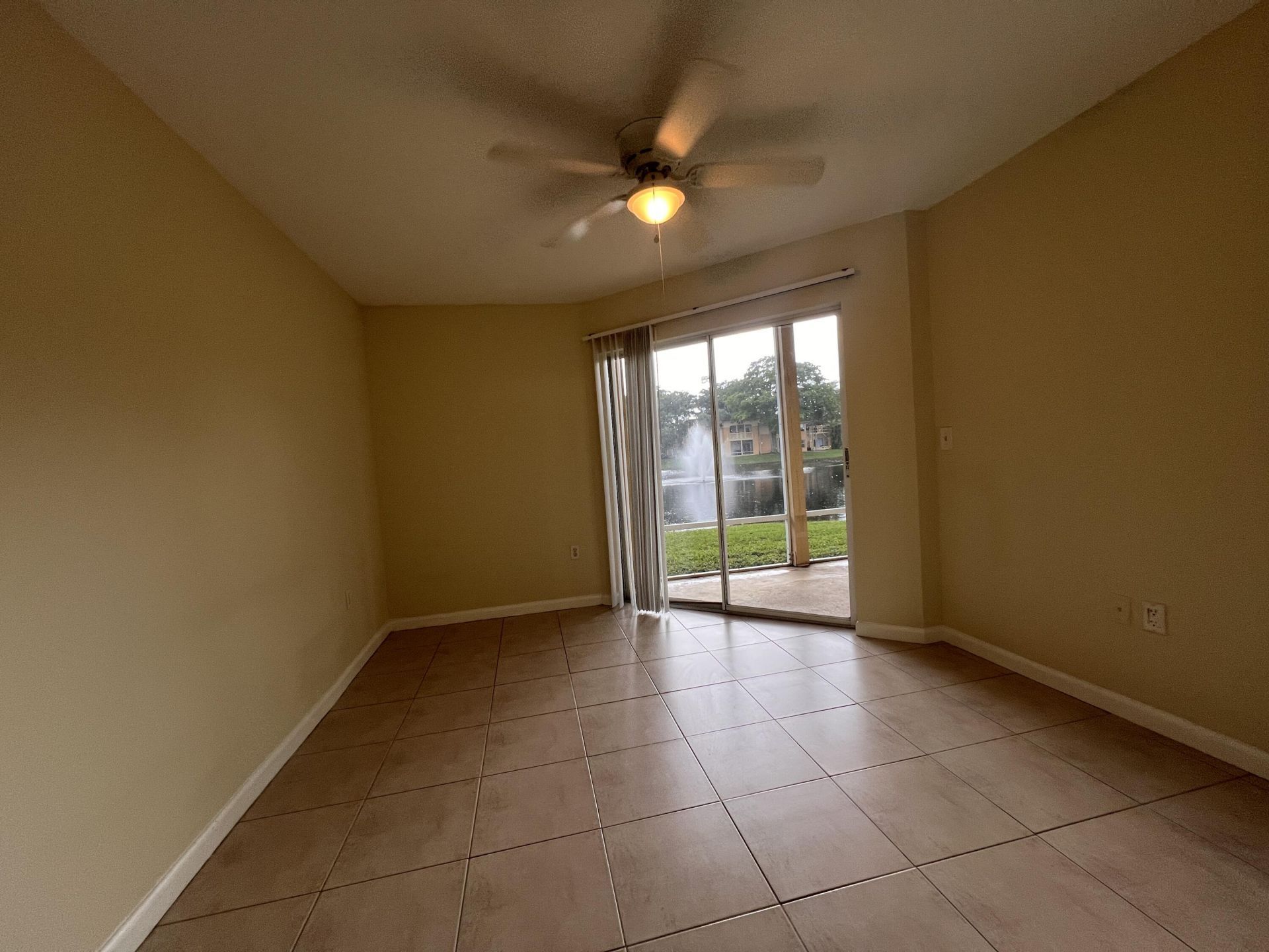 4847 Via Palm Lakes, Unit 1005, West Palm Beach, FL 33417 Photo