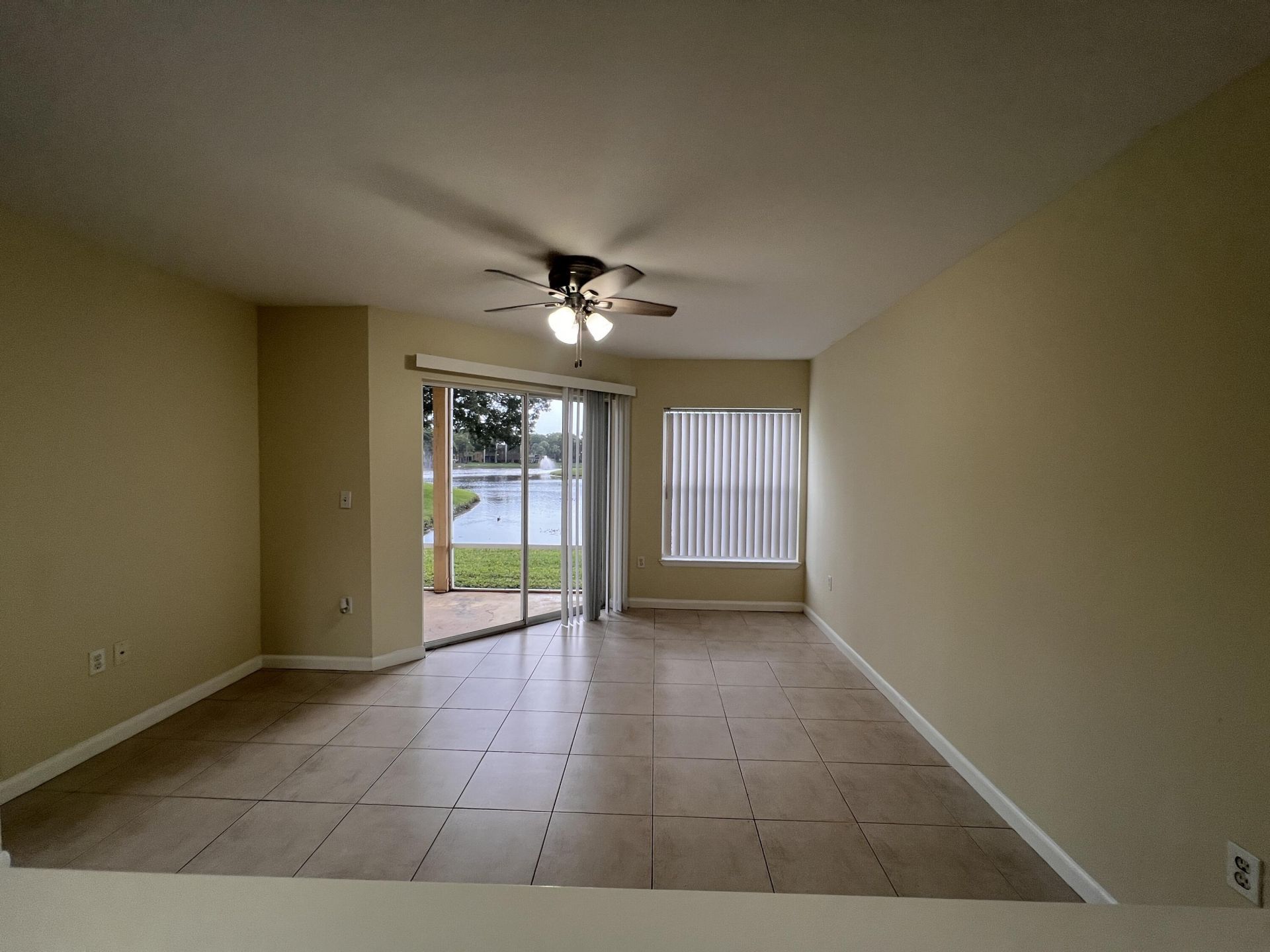 4847 Via Palm Lakes, Unit 1005, West Palm Beach, FL 33417 Photo