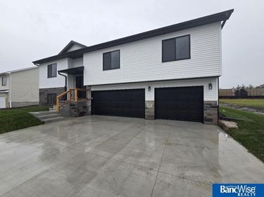501 Railroad Street, Hallam, NE 68368